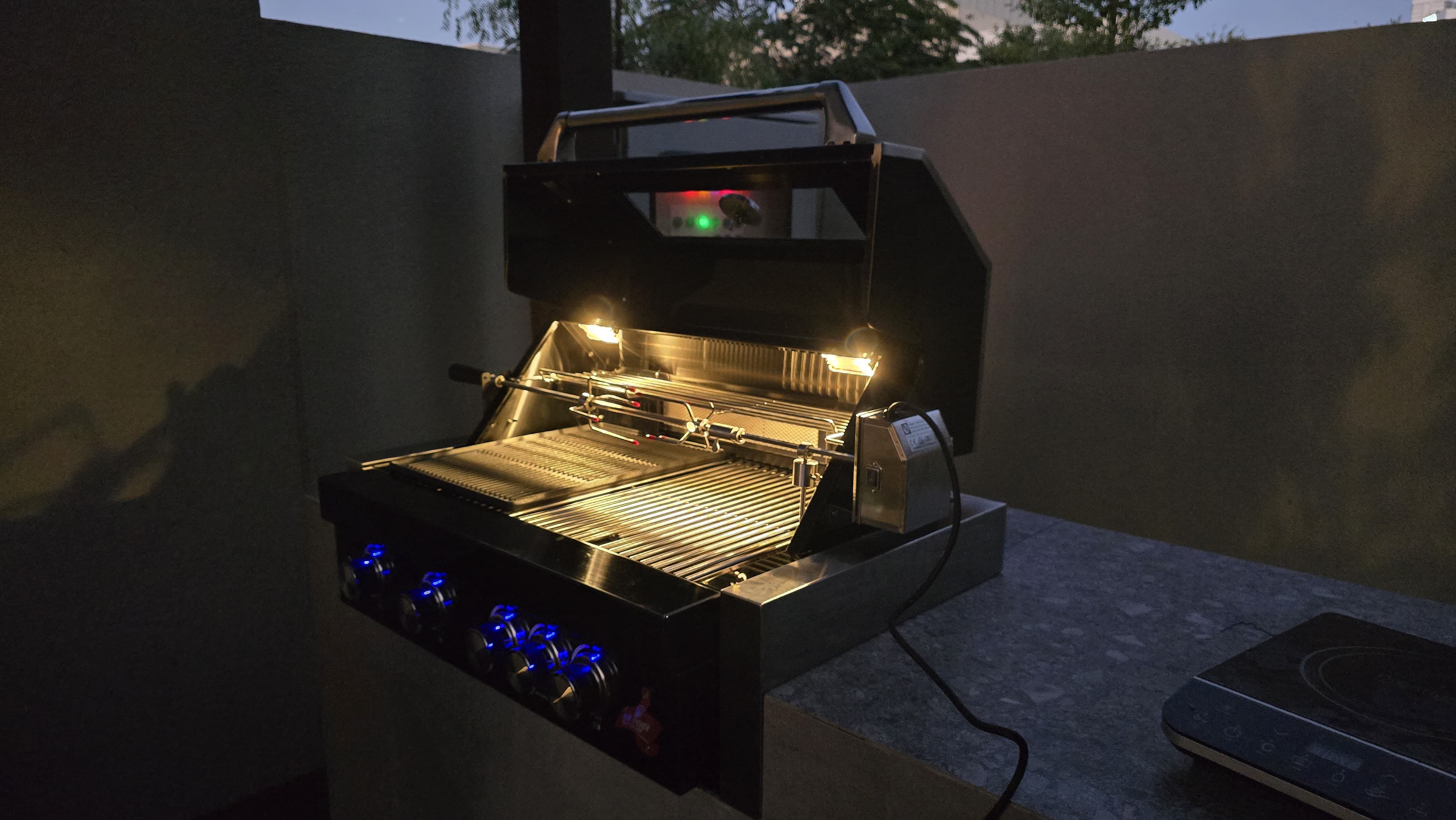 Backyard Outdoor Kitchen UAE Cooking Area
